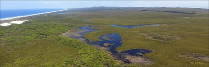 Lake Jabiru - Moreton Island - QLD (PBH4 00 19140) 